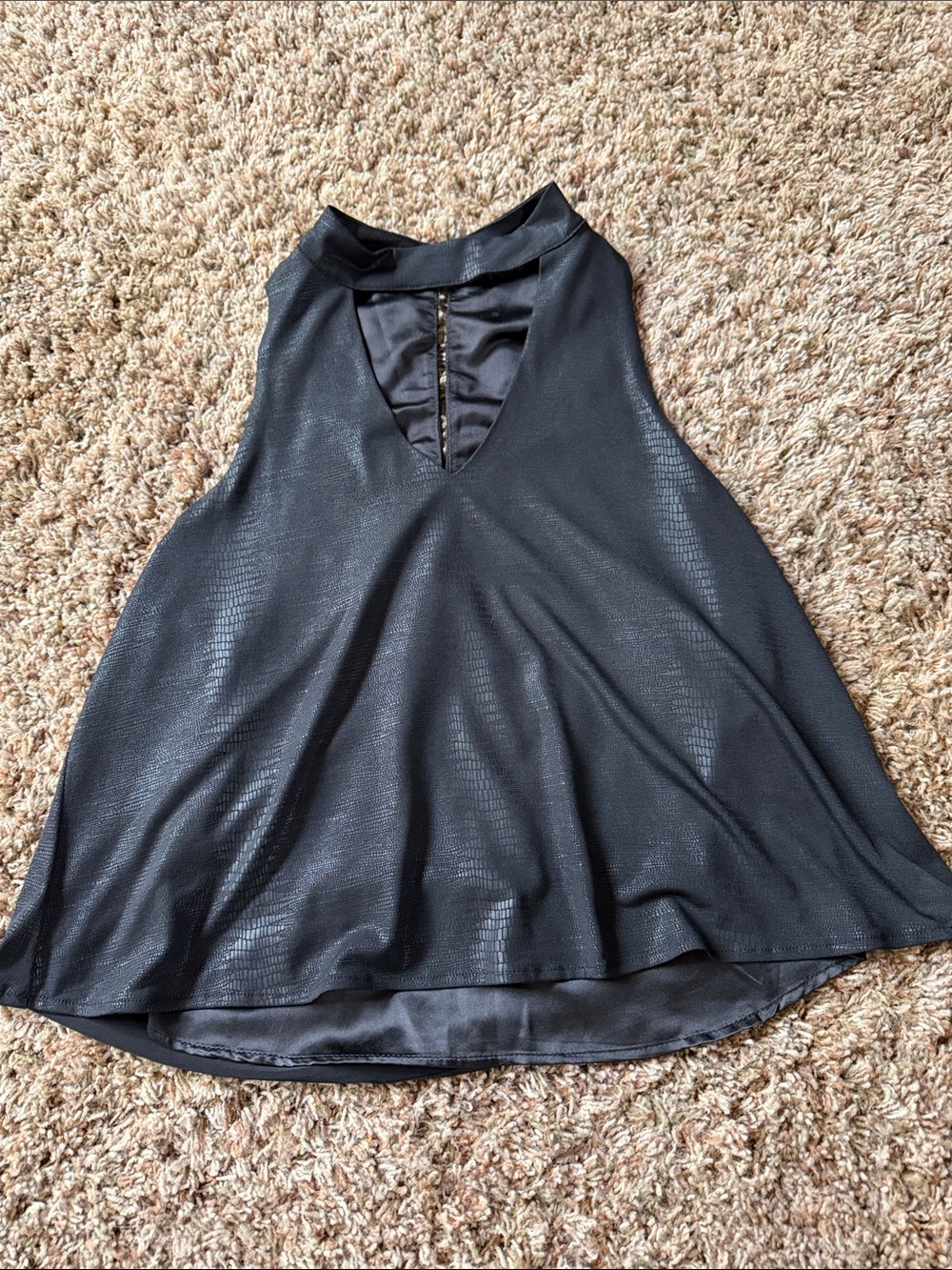 Olivaceous Black Sleeveless Halter Tank with Keyhole